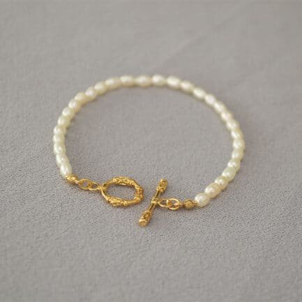 gold and pearl bracelet 16