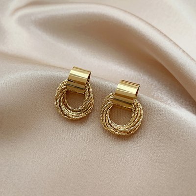 gold chain earrings1