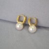 pearl huggie earrings 3