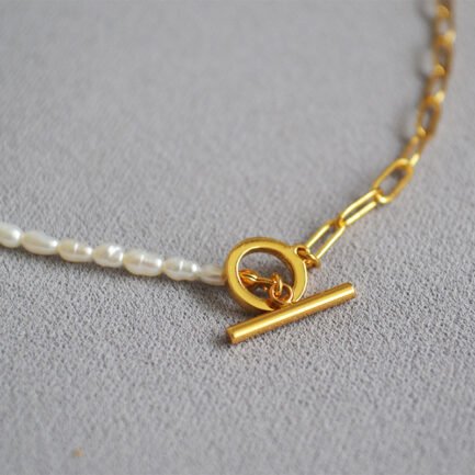 pearl necklace with gold pendant 1