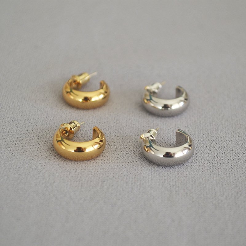 14k Gold Huggie Earrings 5